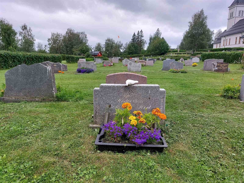 Grave number: FÖ 7   121, 122