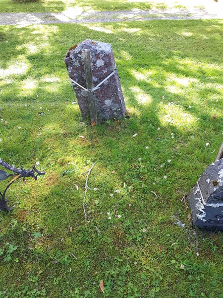 Gravnummer: GK A 4    73V