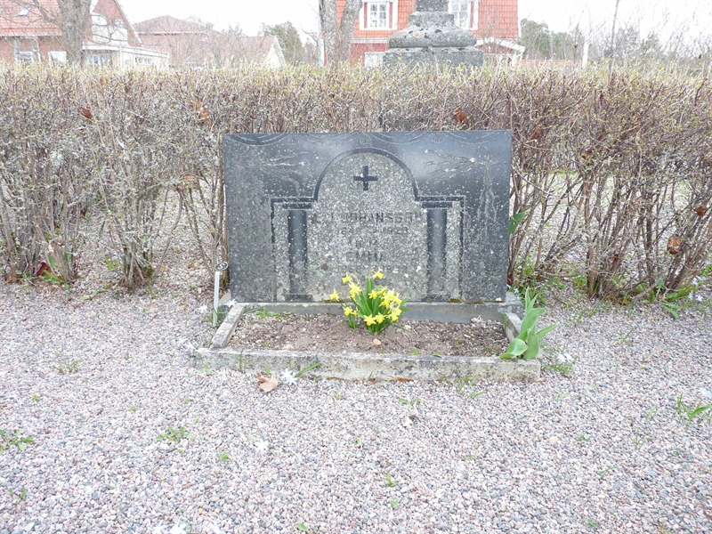 Grave number: LE 1   55