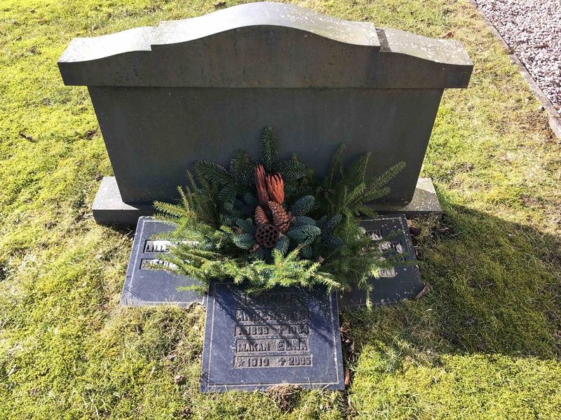 Grave number: 2 B   028