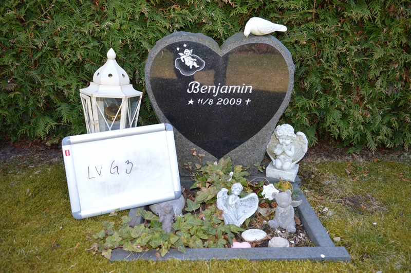 Grave number: LV G     3