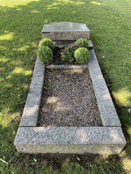 Grave number: EK D 2    12