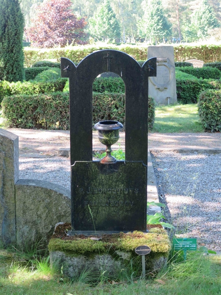 Grave number: HÖB 12   343
