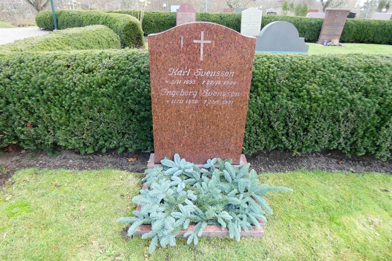 Grave number: TR 3   102