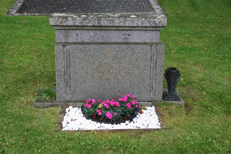 Grave number: F G B    48-49