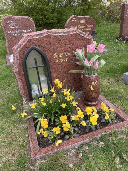 Grave number: NÅ U45    13