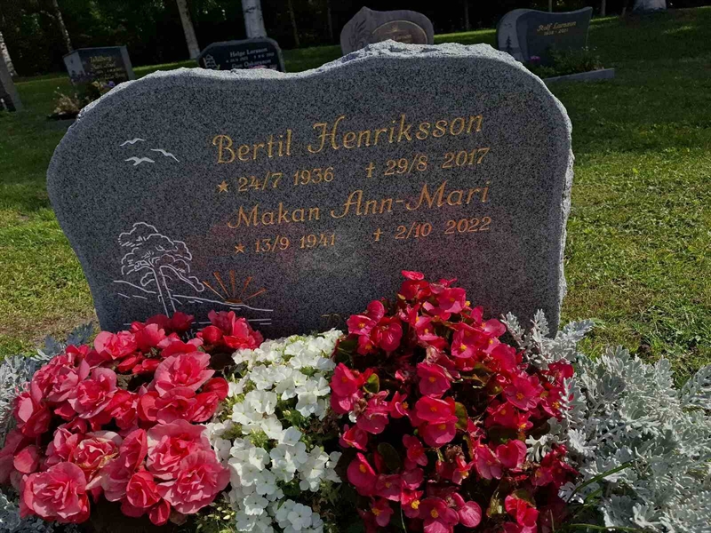 Grave number: 001 4  3697