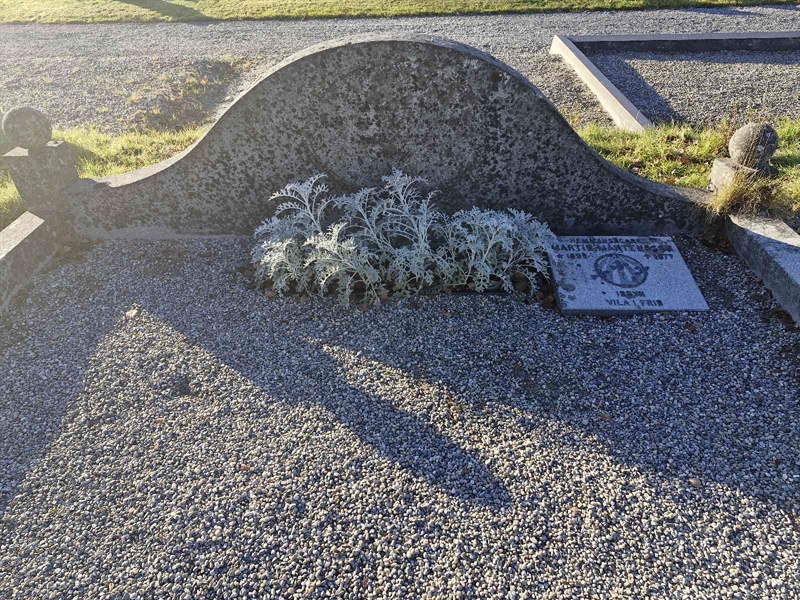 Grave number: AK C  3187-3189