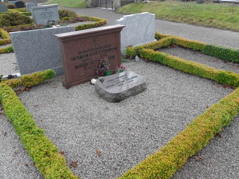 Grave number: ÖTN NSK5     7, 8A
