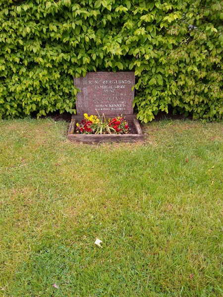 Gravnummer: ROG F  119, 120