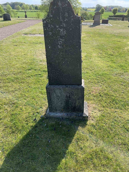 Grave number: EK C 1    32