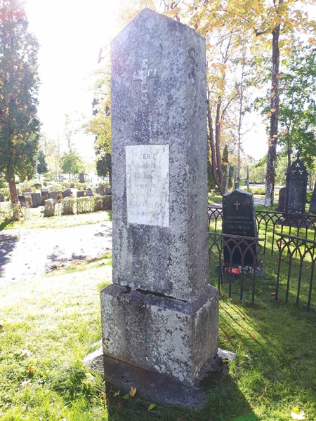 Grave number: GK F 1   110