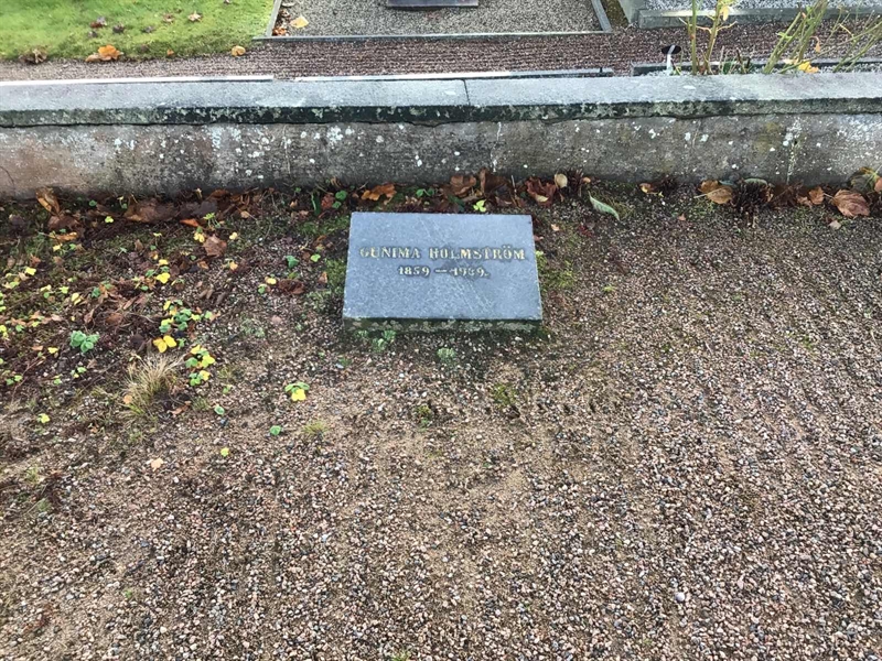 Grave number: LM 3 19  003