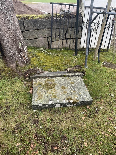 Grave number: Lax mell Kv3 75+76