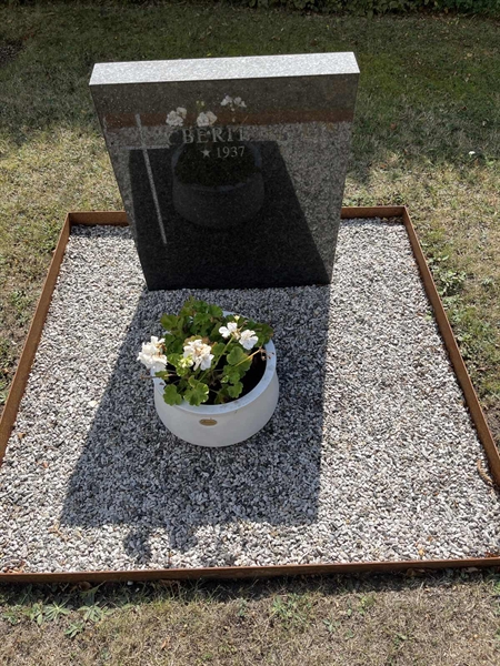 Grave number: NK X:u    24