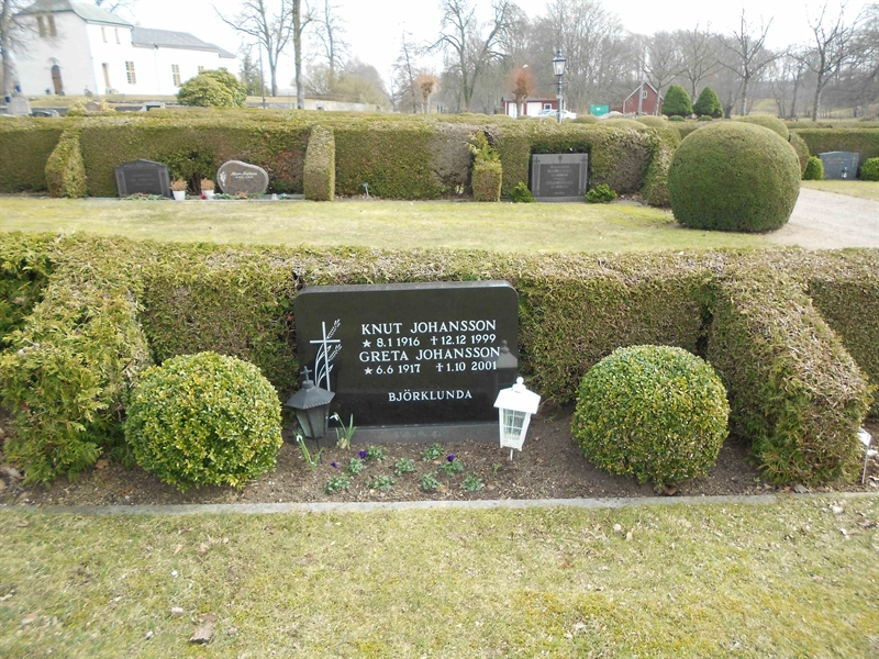 Grave number: V 16    48
