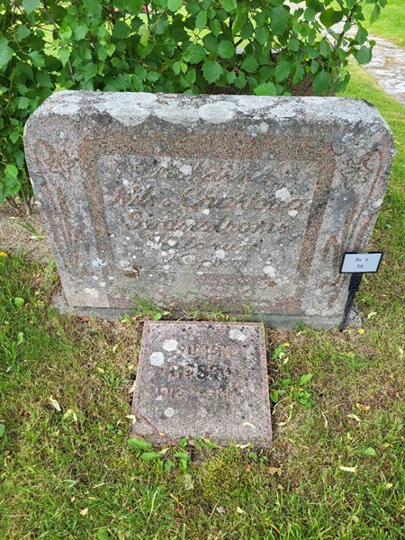 Grave number: Jä 04    59