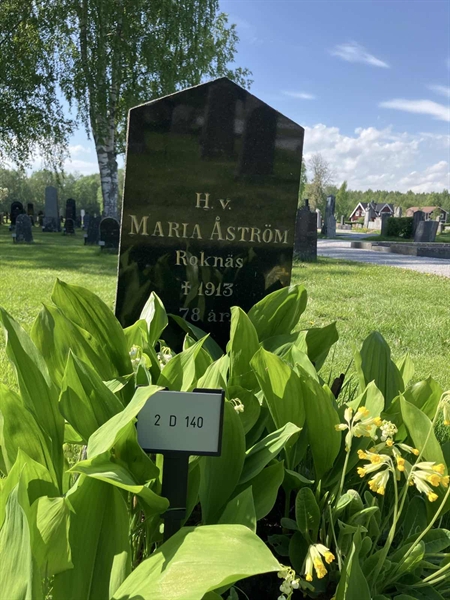 Grave number: 2 D   140