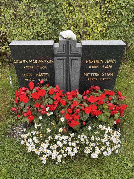Grave number: 4 M MD    19-20