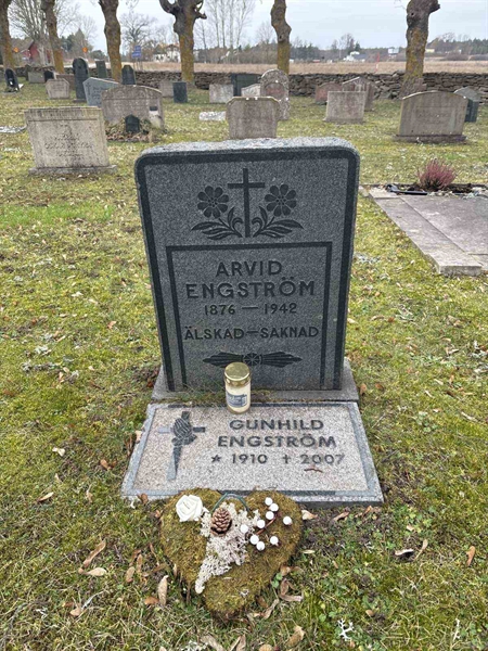 Gravnummer: LE   357