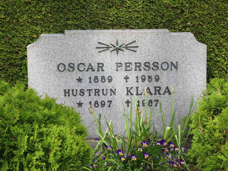 Grave number: HÖB 48    45