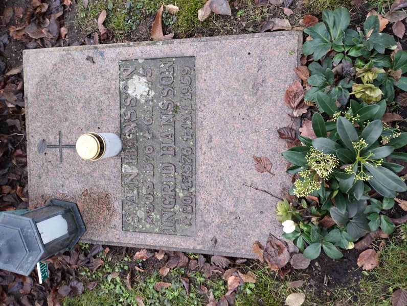 Grave number: Ö 33i    13, 14