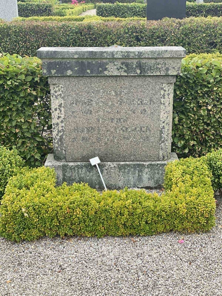 Grave number: VN S     6
