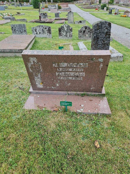 Grave number: F 02   427, 428