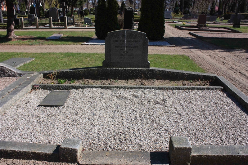 Grave number: Ö 01i   102, 103, 104