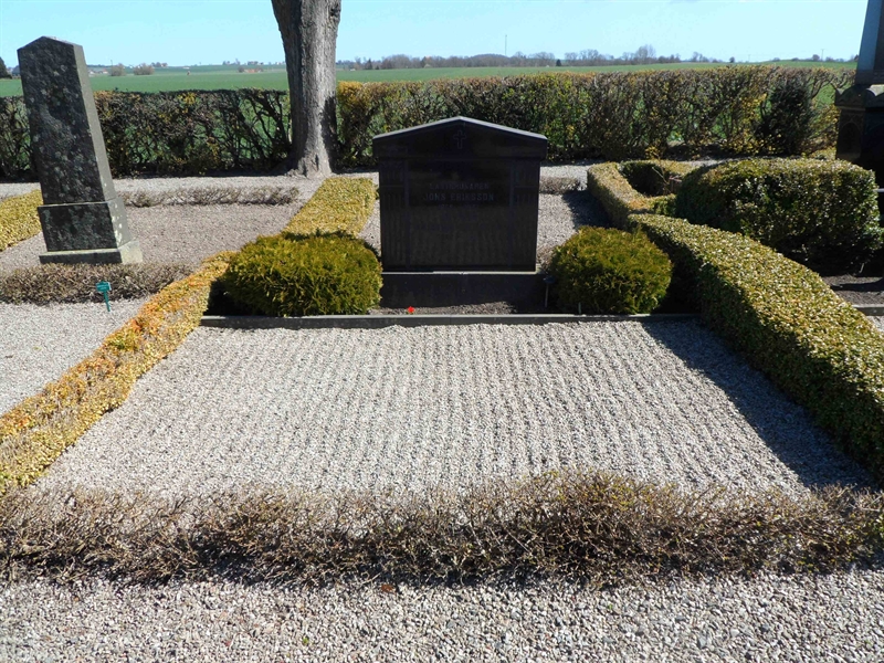 Grave number: VK T     4