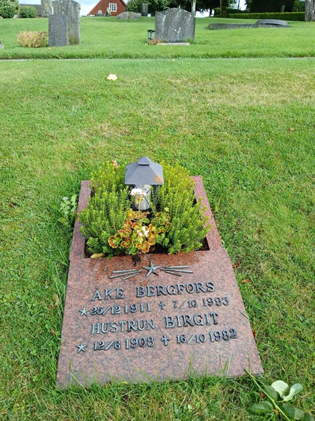 Hautatunnus: ÖK URN 7