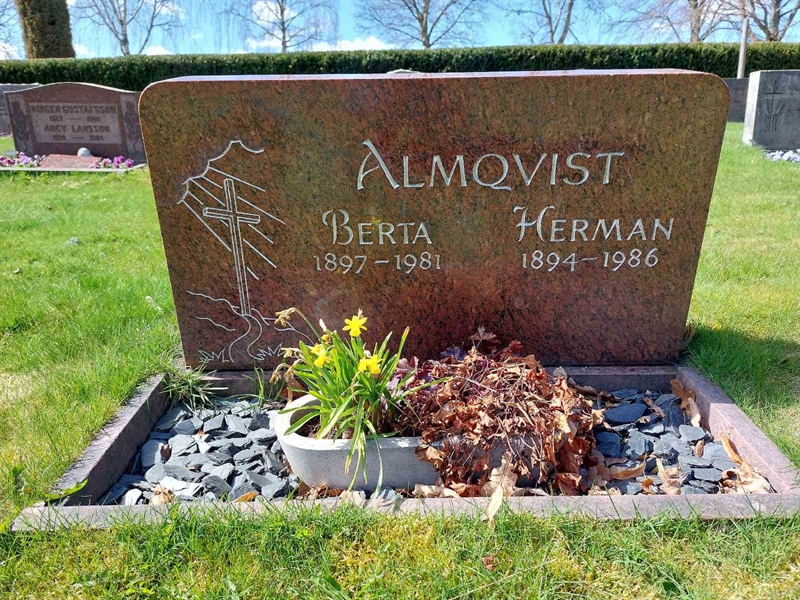 Grave number: HV 24    5, 6
