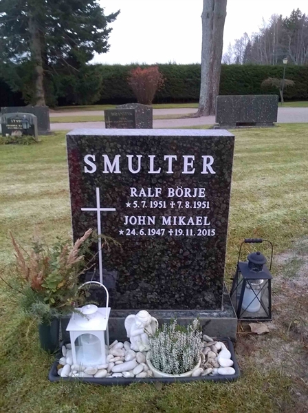 Grave number: 3 MB 15 5