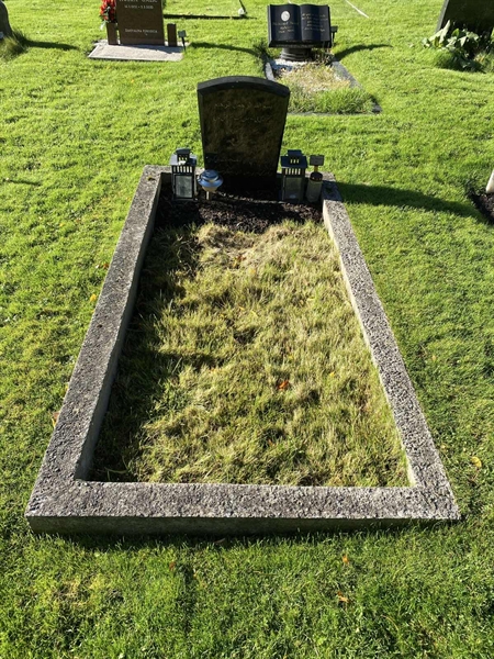 Grave number: 2 H    57