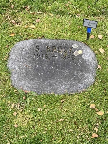 Grave number: 2 C   678