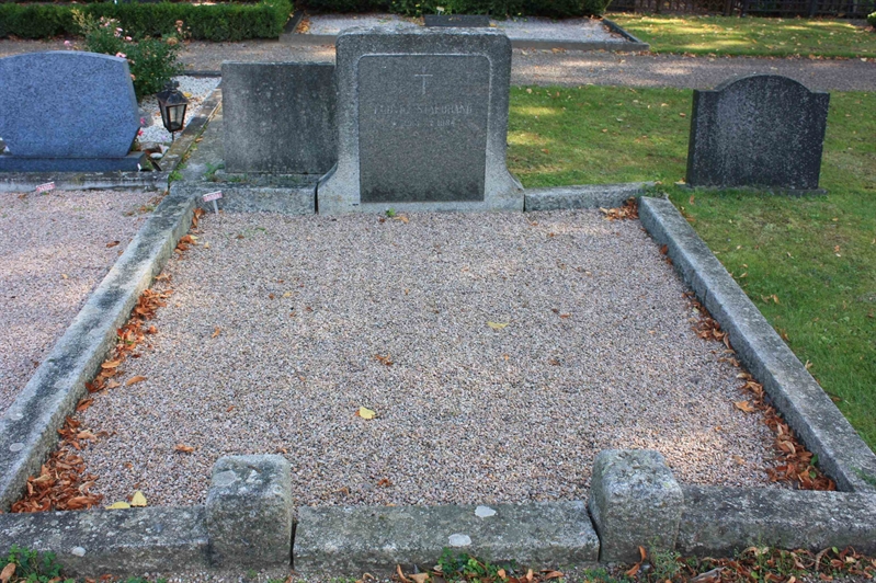 Grave number: Ö 14i   156, 157