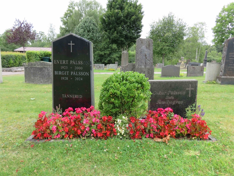 Grave number: 01 F    92, 93, 94