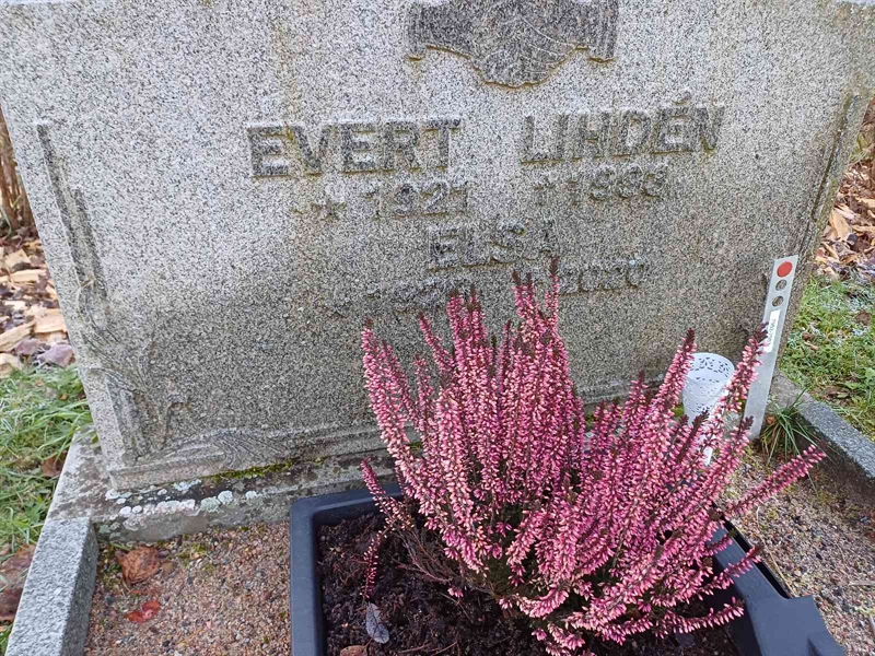 Grave number: JÄ 3 7952, 7953