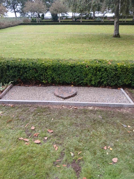 Gravnummer: ÖL 3 29     9-10