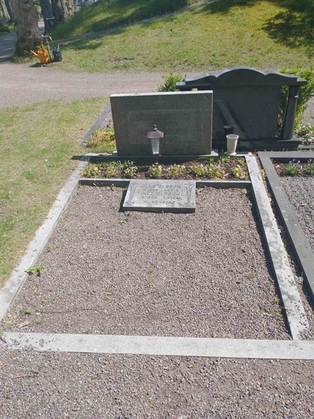 Grave number: VK F   837, 838