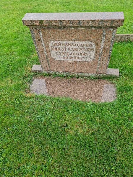 Grave number: KG 08   206, 207