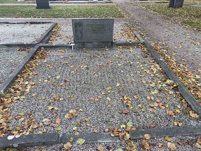 Grave number: NÅ 16    83, 84