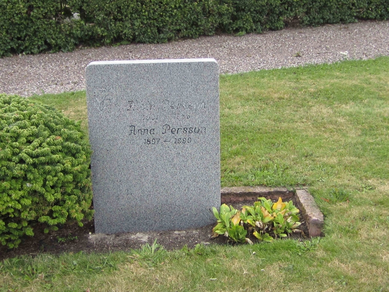 Grave number: 1 B    13
