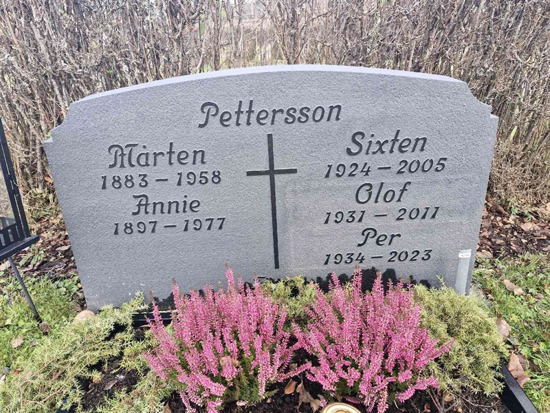 Grave number: AK C  4316-4319