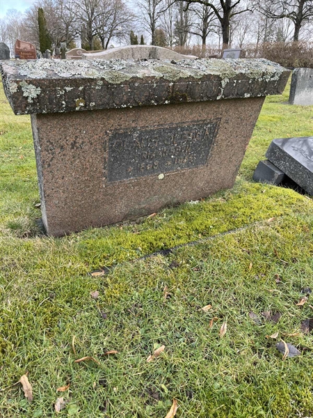 Grave number: Ärt 44 15    10