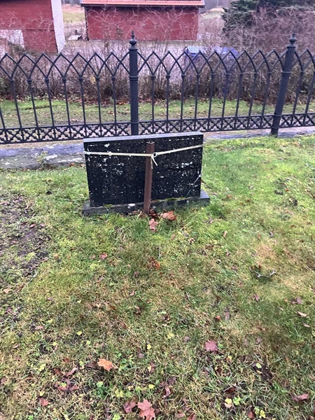 Gravnummer: H 1    74