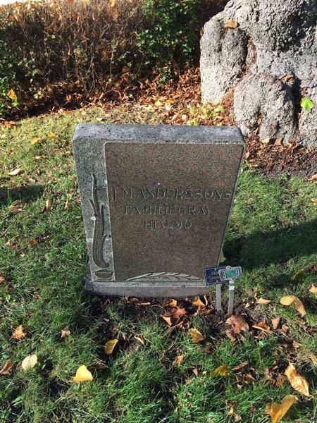 Grave number: 1 03     9