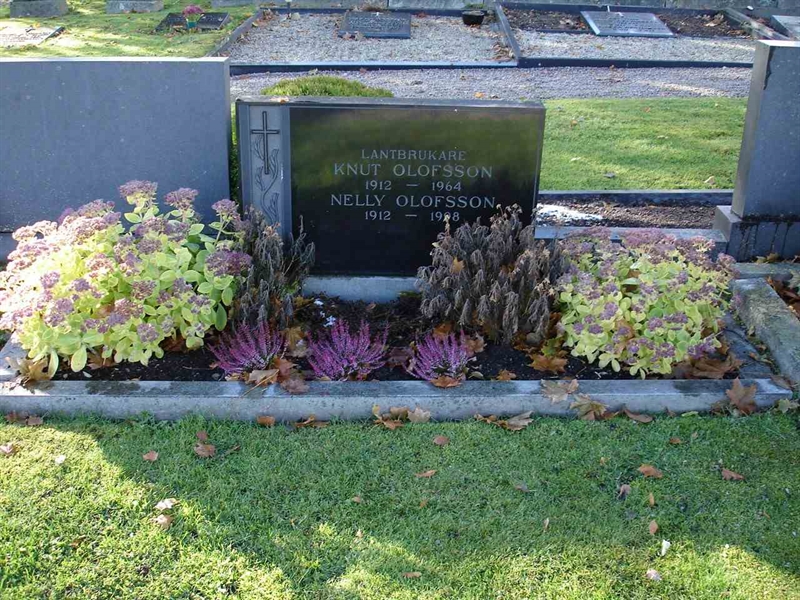 Grave number: FG O    18, 19