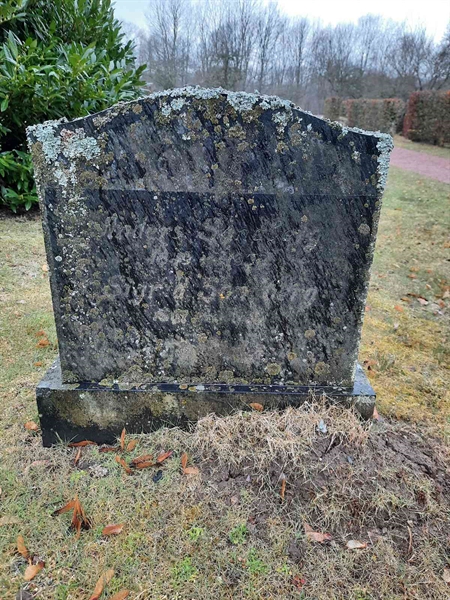 Grave number: ON D   131-132