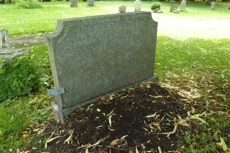 Grave number: 1 E  121